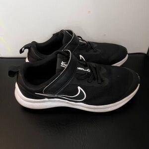 Kids’ Nike Star Runner Sneakers 1.5Y